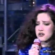 The lyrics NOTTE DI PERIFERIA of PAOLA DE MAS is also present in the album Sanremo