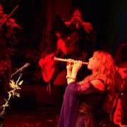 The lyrics FIRST OF MAY of BLACKMORE'S NIGHT is also present in the album A knight in york (2012)