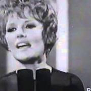 The lyrics INVECE NO of PETULA CLARK & BETTY CURTIS is also present in the album Sanremo