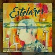 The lyrics COMPRO FLORES of ESTELARES is also present in the album Las antenas (2016)