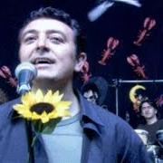 The lyrics SUAVE, SUAVE of MANOLO GARCIA is also present in the album Nunca el tiempo es perdido (2001)