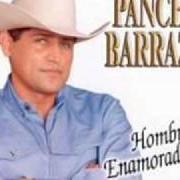 The lyrics MAS FRIA QUE MI SOLEDAD of PANCHO BARRAZA is also present in the album Hombre enamorado (2002)
