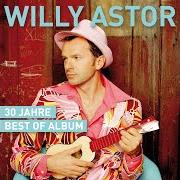 The lyrics ICH BIN SO WILD AUF EINEN ERDBEERHUND of WILLY ASTOR is also present in the album Diebestoff (2010)