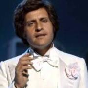 The lyrics ENTRE DEUX ADIEUX of JOE DASSIN is also present in the album Si tu t'appelles melancolie (1974)