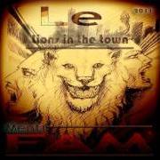 The lyrics TPI DI CITTÀ of LE MENTI FAM is also present in the album Lion in the city (2011)