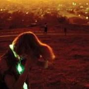The lyrics HALOGEN (I COULD BE A SHADOW) of NEON INDIAN is also present in the album Era extraña