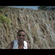 The lyrics REFLETS DU PASSÉ of LYNNSHA is also present in the album Lynnsha (2004)