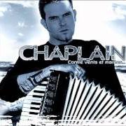 The lyrics L'ÉCHARPE of ANTHONY CHAPLAIN is also present in the album Contre vents et marées (2006)