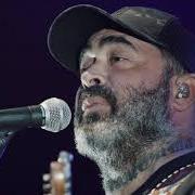 The lyrics GOD AND GUNS of AARON LEWIS is also present in the album State i'm in (2019)