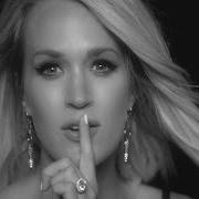 The lyrics SMOKE BREAK of CARRIE UNDERWOOD is also present in the album Storyteller (2015)