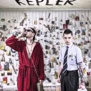 The lyrics BLACK MIRROR (FEAT. JAY REAPER) of GEMITAIZ & MADMAN is also present in the album Kepler (2014)