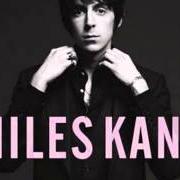 The lyrics COME CLOSER of MILES KANE is also present in the album Colour of the trap (2011)