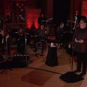 The lyrics SILENT NIGHT of JORDAN SMITH is also present in the album 'tis the season (2016)