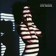The lyrics VOCE SENZA FACCIA of MARIANNE MIRAGE is also present in the album Vite private (2019)