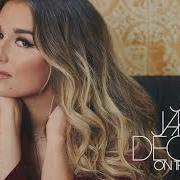 The lyrics MY SANTA CLAUS of JESSIE JAMES DECKER is also present in the album This christmas (2015)