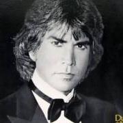 The lyrics UN TOQUE DE LOCURA of JOSE LUIS RODRIGUEZ is also present in the album Dueño de nada (1982)