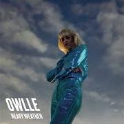 The lyrics SWALLOW DIVE of OWLLE is also present in the album Heavy weather (2018)