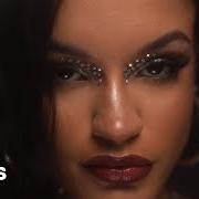 The lyrics ONE SHOT of JOYCE SANTANA is also present in the album Después siempre es tarde (2022)