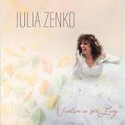 The lyrics BRÚJULA of JULIA ZENKO is also present in the album Vuelvo a ser luz (2019)