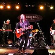 The lyrics BULLY BOYS of ALAN DOYLE is also present in the album A week at the warehouse (2017)