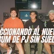 The lyrics TODO SE COMPLICA of PJ SIN SUELA is also present in the album Toda época tiene su encanto (2024)