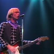 The lyrics A ONE STORY TOWN of TOM PETTY AND THE HEARTBREAKERS is also present in the album Long after dark (1982)