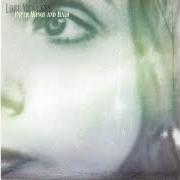 The lyrics IT'S EASY WHEN YOU SMILE of LORI MCKENNA is also present in the album Paper wings and halo (2002)
