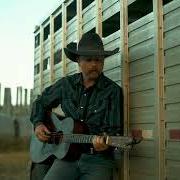 The lyrics 4/4 TIME of COLTER WALL is also present in the album Memories and empties (2025)