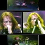The lyrics BREAKING THE CHAINS of DOKKEN is also present in the album Live from the sun (2000)