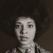 The lyrics IT'S MY LIFE of BETTY DAVIS is also present in the album The columbia years (2015)