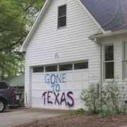 The lyrics RAINBO BRIDGE of MIKE ZITO is also present in the album Gone to texas (2013)