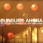 The lyrics DOS CLAVOS A MIS ALAS of ENRIQUE BUNBURY is also present in the album Mtv unplugged. el libro de las mutaciones (2015)