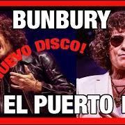 The lyrics UN HOMBRE EN EL ESPACIO 2021 of ENRIQUE BUNBURY is also present in the album El puerto (2021)