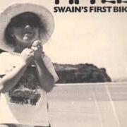 The lyrics DEFINITION of FIFTEEN is also present in the album Swain's first bike ride (1992)