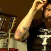 The lyrics SPIDERWEBS of FOUR YEAR STRONG is also present in the album Explains it all (2009)