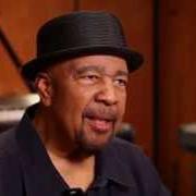 The lyrics JAZZMATAZZ of GEORGE DUKE is also present in the album Dreamweaver (2013)