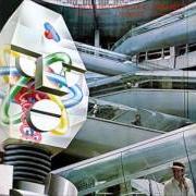 The lyrics I WOULDN'T WANT TO BE LIKE YOU of THE ALAN PARSONS PROJECT is also present in the album I robot (1976)