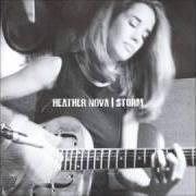 The lyrics I WANNA BE YOUR LIGHT of HEATHER NOVA is also present in the album Storm (2003)