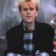 The lyrics EVERLASTING LOVE of HOWARD JONES is also present in the album What is love? (1993)