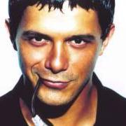 The lyrics Y SÓLO SE ME OCURRE AMARTE of ALEJANDRO SANZ is also present in the album Mtv unplugged (2001)