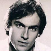 The lyrics LOOKING FOR LOVE ON BROADWAY of JAMES TAYLOR is also present in the album Jt (1977)