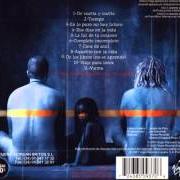 The lyrics LA LUZ DE TU CORAZÒN of JARABE DE PALO is also present in the album De vuelta y vuelta (2001)