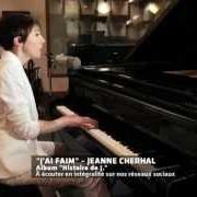 The lyrics L'ÉCHAPPÉ of JEANNE CHERHAL is also present in the album Histoire de j. (2014)