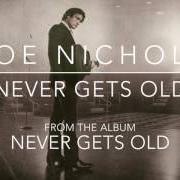 The lyrics TALL BOYS of JOE NICHOLS is also present in the album Never gets old (2017)