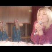 The lyrics LA MÉLODIE DU BONHEUR of JULIE ZENATTI is also present in the album Refaire danser les fleurs (2021)