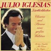 The lyrics MIT TRÄNEN IN DEN AUGEN IST MAN BLIND (HEY) of JULIO IGLESIAS is also present in the album Zärtlichkeiten (1981)