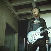 The lyrics TAKE IT ON HOME of KENNY WAYNE SHEPHERD is also present in the album The traveler (2019)