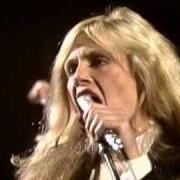 The lyrics BETTE DAVIS EYES of KIM CARNES is also present in the album Hits (2013)